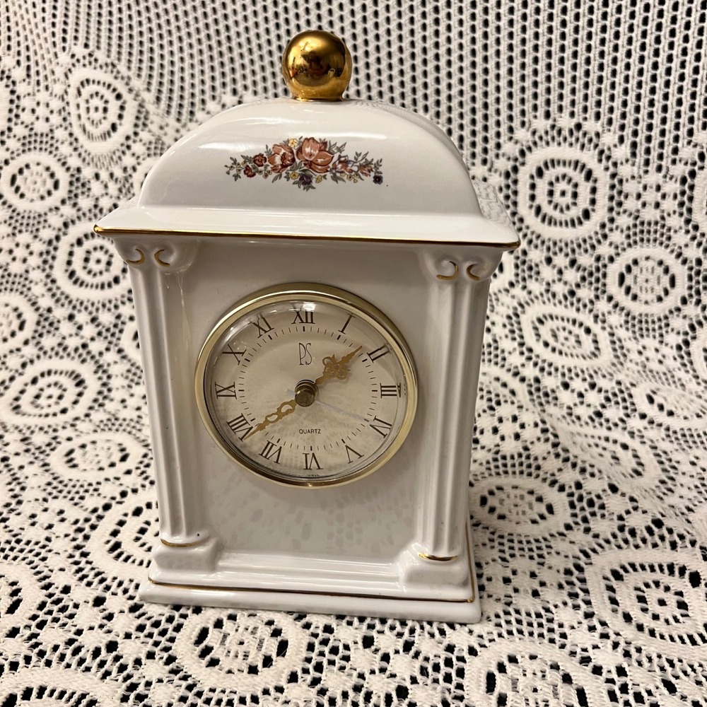 Vintage White Floral Ceramic Mantel Clock | Cottage